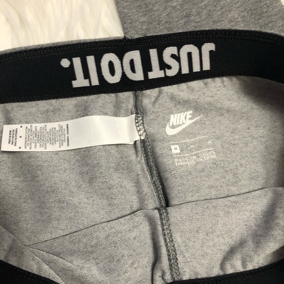 *SOLD* Nike Leggings - Picture 4 of 6
